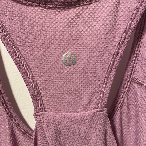 Pink Lululemon loose fit tank size 6 - Picture 4 of 5